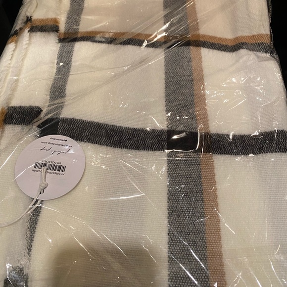 Boutique Striped OVERSIZED Scarf NWTGS - Picture 5 of 6